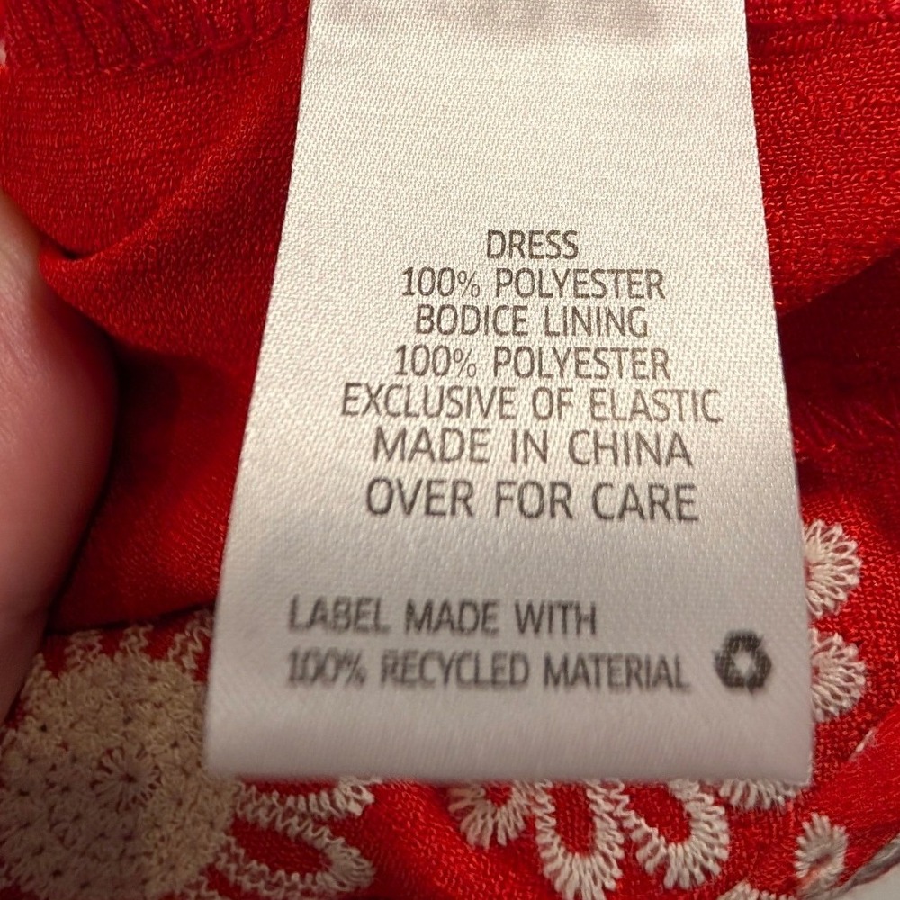 In Girl Kids Red Smocked Tiered Dress Floral Embroidered Hem Size 5 NWT - Picture 5 of 7